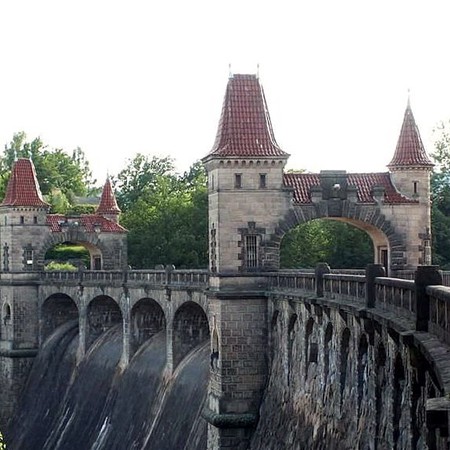 Water dam Les Království